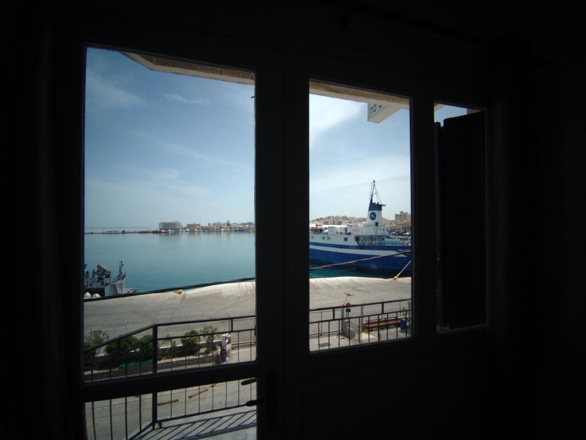 Omiros Rooms Chios Town Exteriör bild